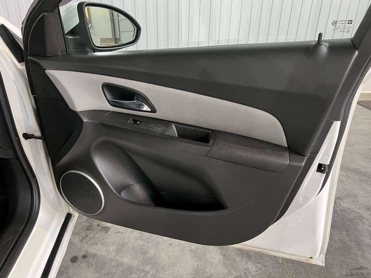 Б/У Шевроле Круз 2013 года. Фото: #14