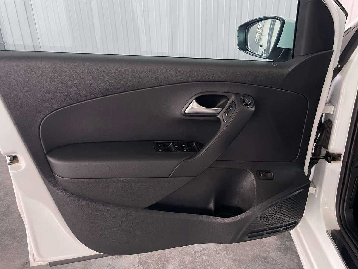 Б/У Фольксваген Поло 2018 года. Фото: #8