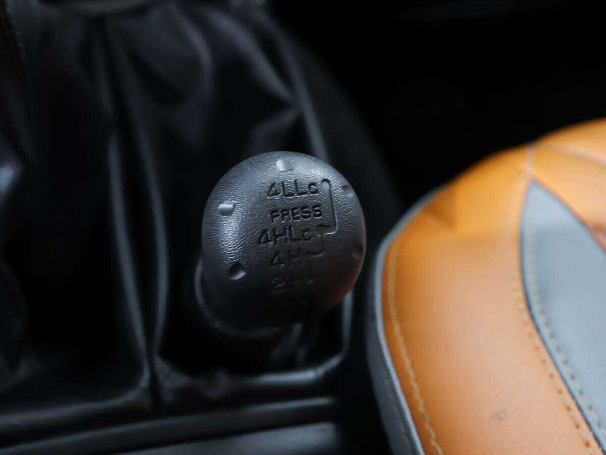 Б/У Митсубиши Паджеро Спорт 2014 года. Фото: #21