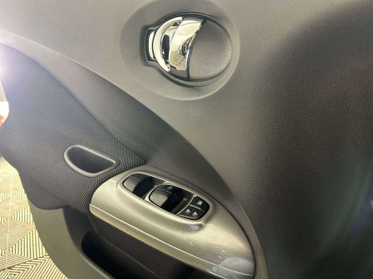 Б/У Ниссан Жук 2012 года. Фото: #7