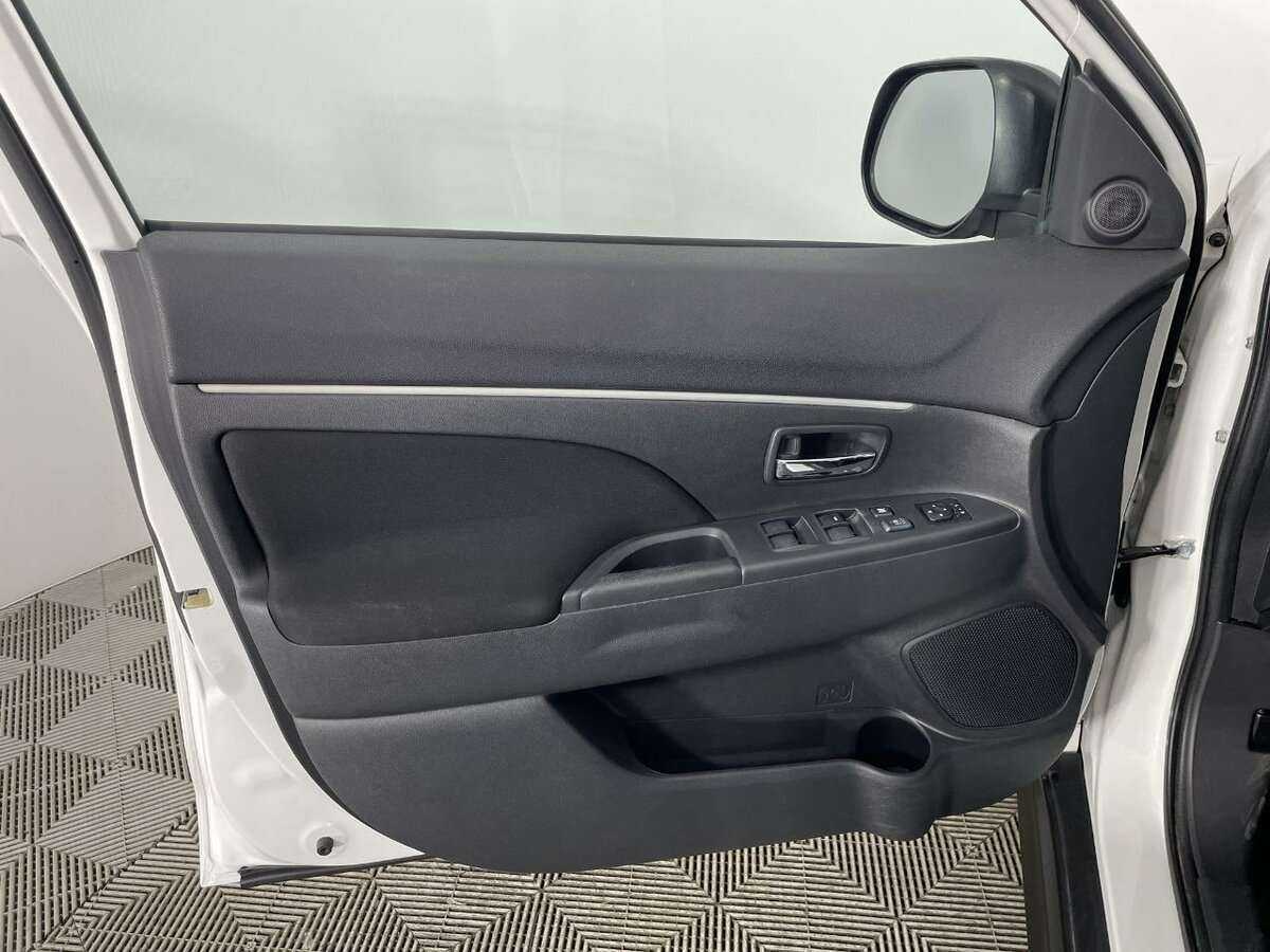 Б/У Митсубиши АС-Икс 2012 года. Фото: #7