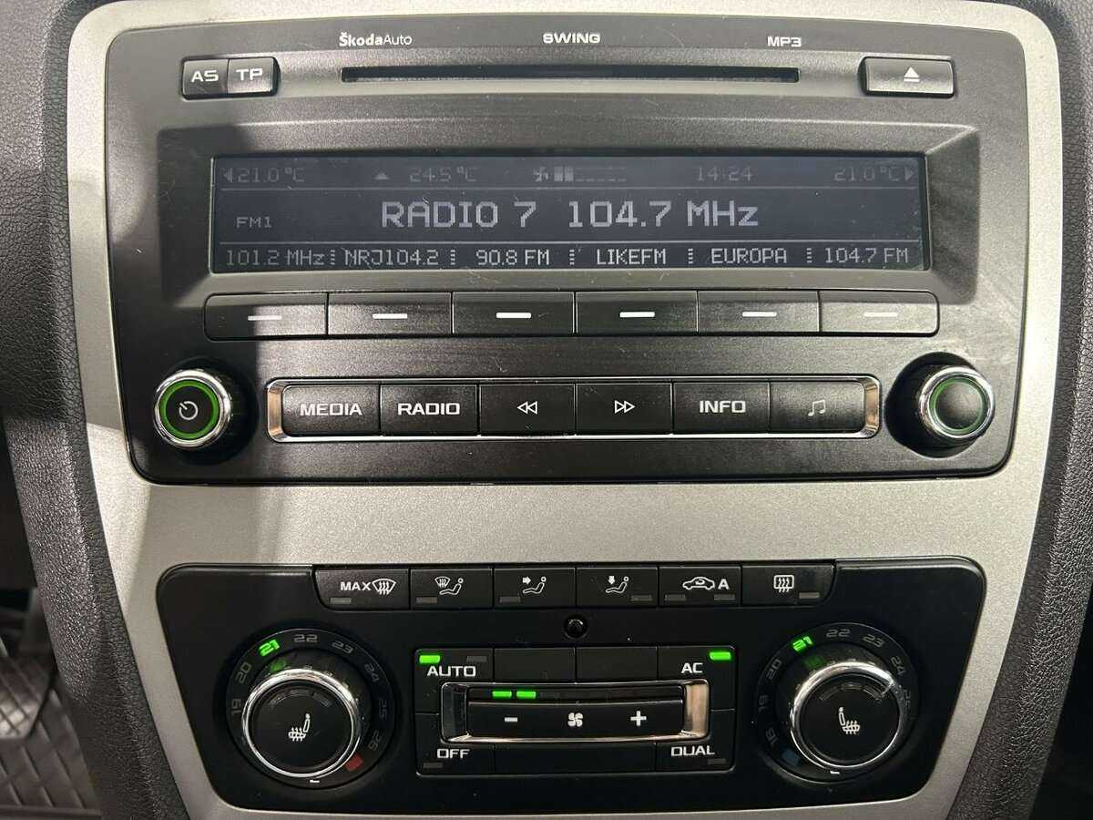 Б/У Шкода Октавия 2012 года. Фото: #11