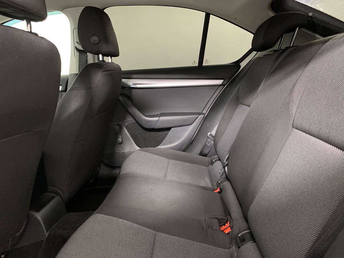 Б/У Шкода Октавия 2014 года. Фото: #15