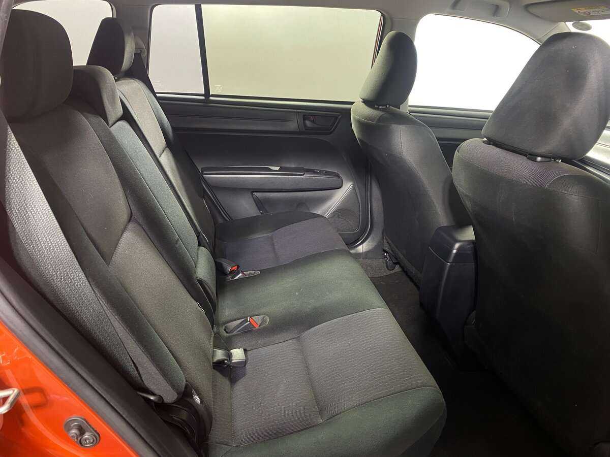 Б/У Тойота Королла 2019 года. Фото: #9