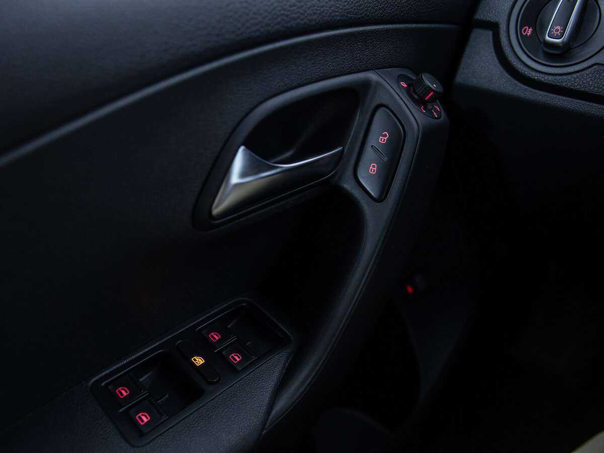 Б/У Фольксваген Поло 2019 года. Фото: #12