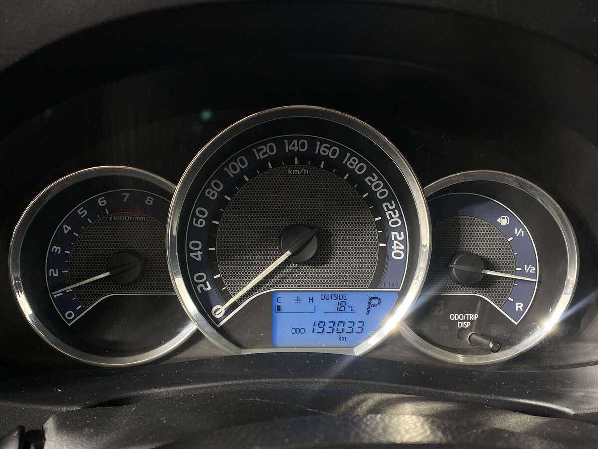 Б/У Тойота Королла 2013 года. Фото: #14