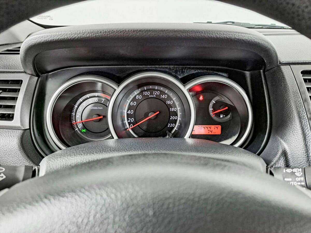 Б/У Ниссан Тиида 2012 года. Фото: #10