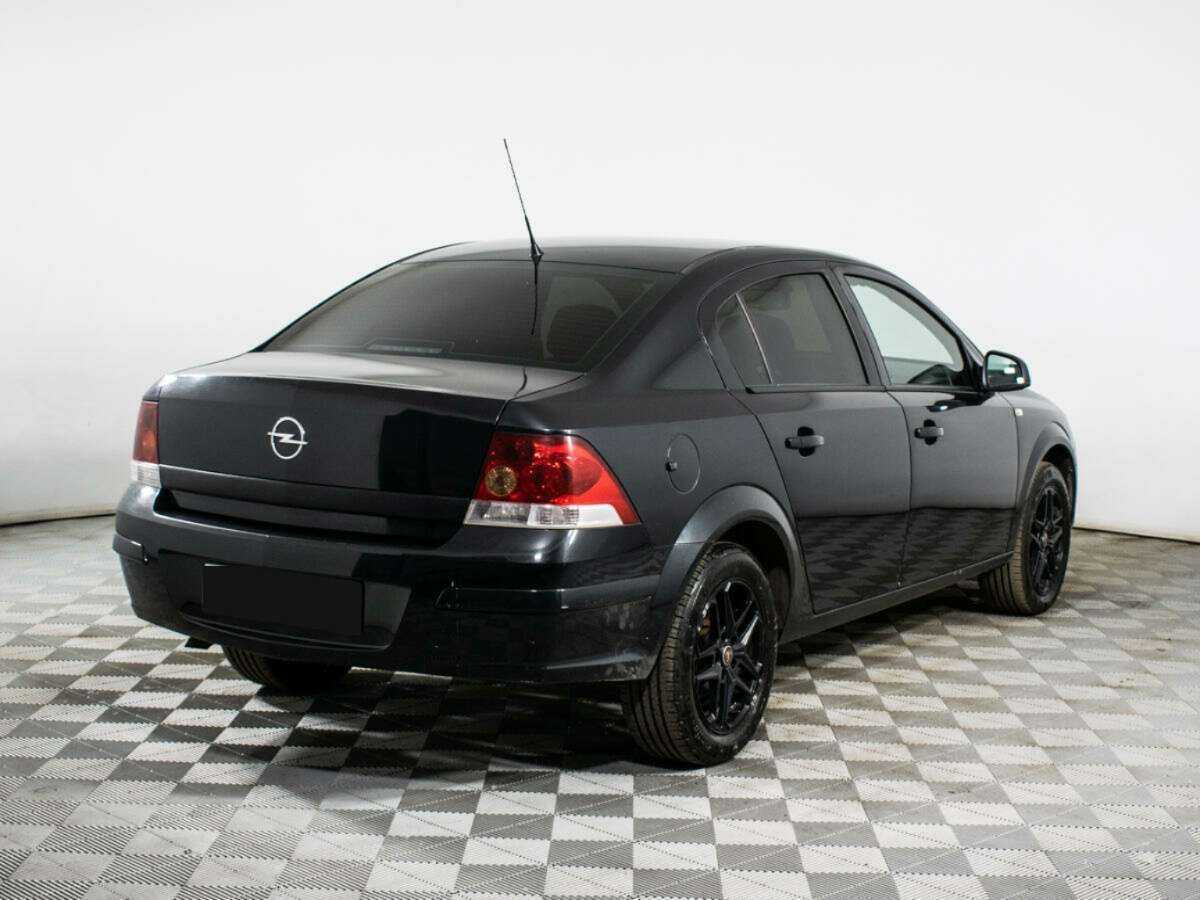 Б/У Опель Астра 2014 года. Фото: #3