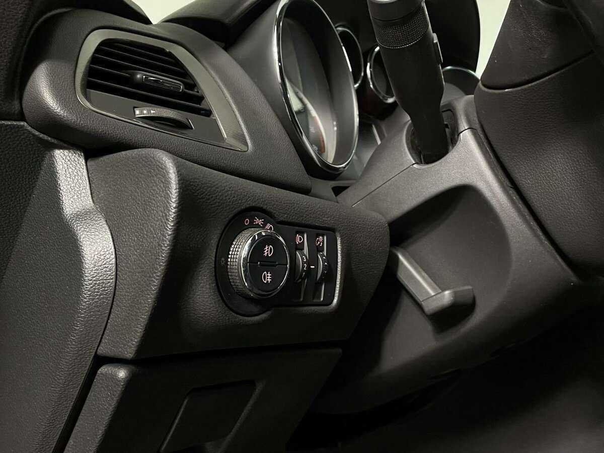 Б/У Опель Астра 2012 года. Фото: #8