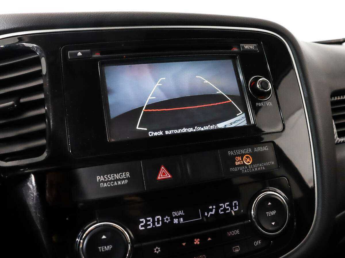 Б/У Митсубиши Оутлэндер 2013 года. Фото: #17