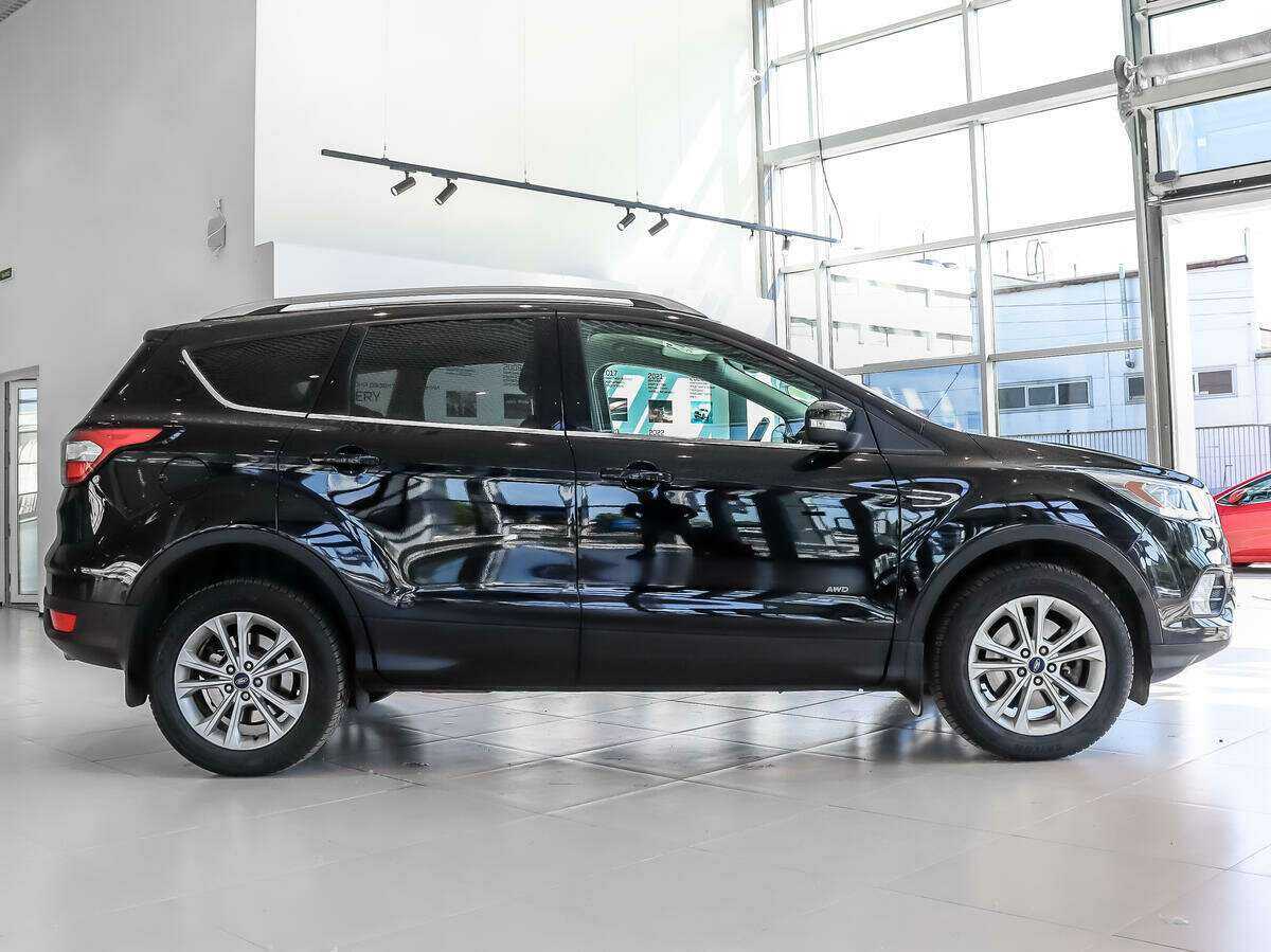 Б/У Форд Куга 2016 года. Фото: #3