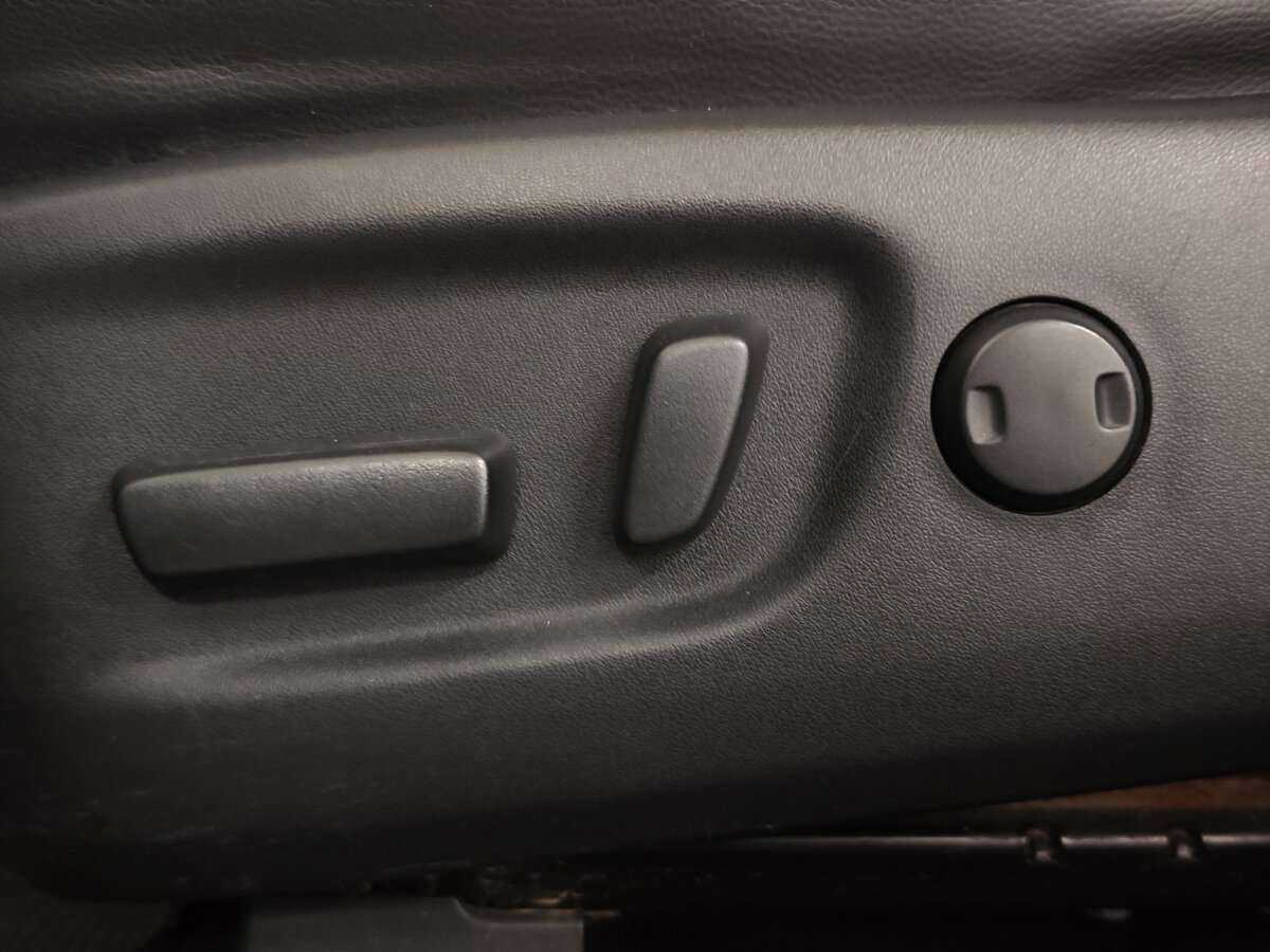 Б/У Тойота Рав4 2015 года. Фото: #23