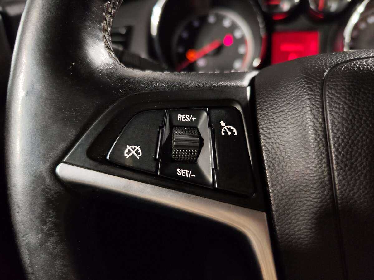 Б/У Опель Астра 2012 года. Фото: #9