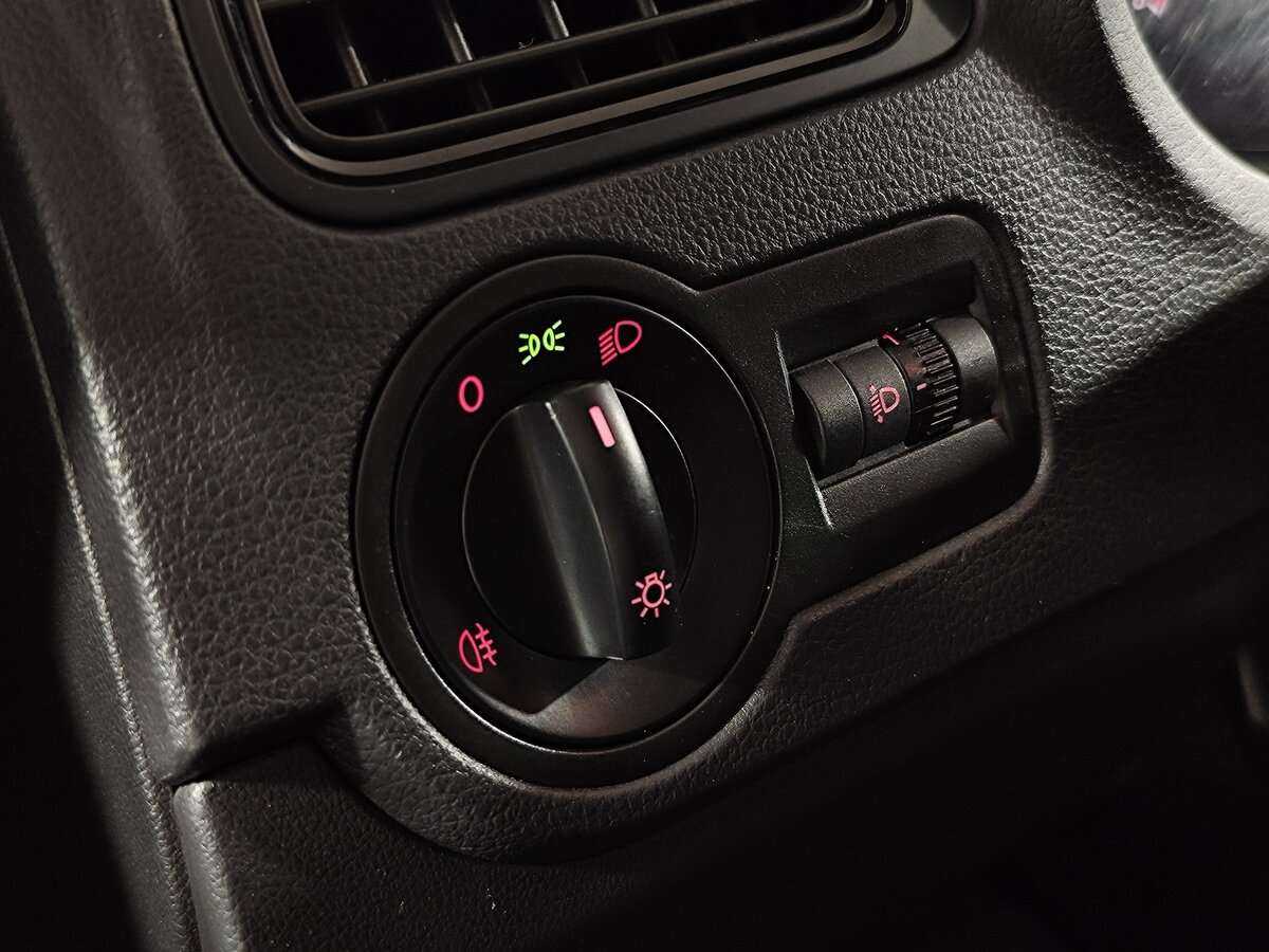 Б/У Фольксваген Поло 2018 года. Фото: #20