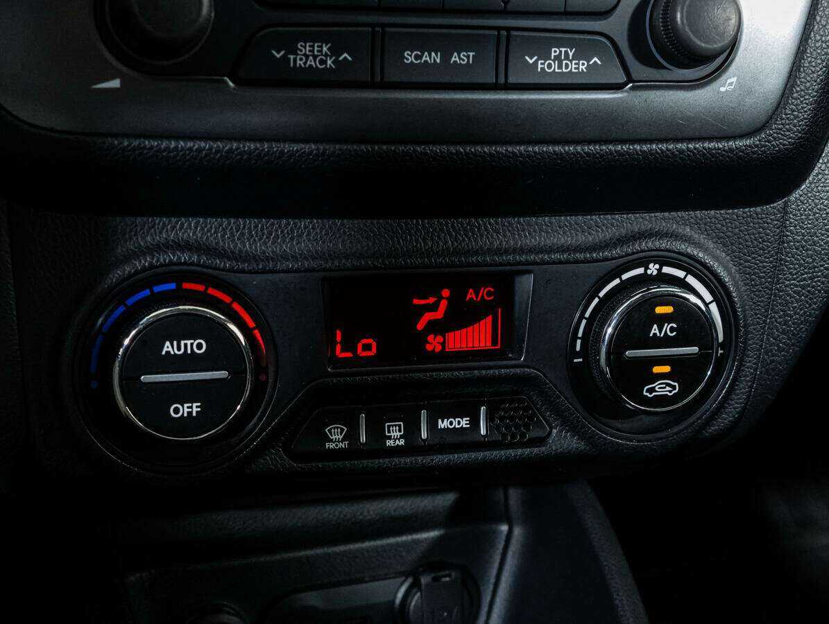 Б/У Митсубиши АС-Икс 2018 года. Фото: #11