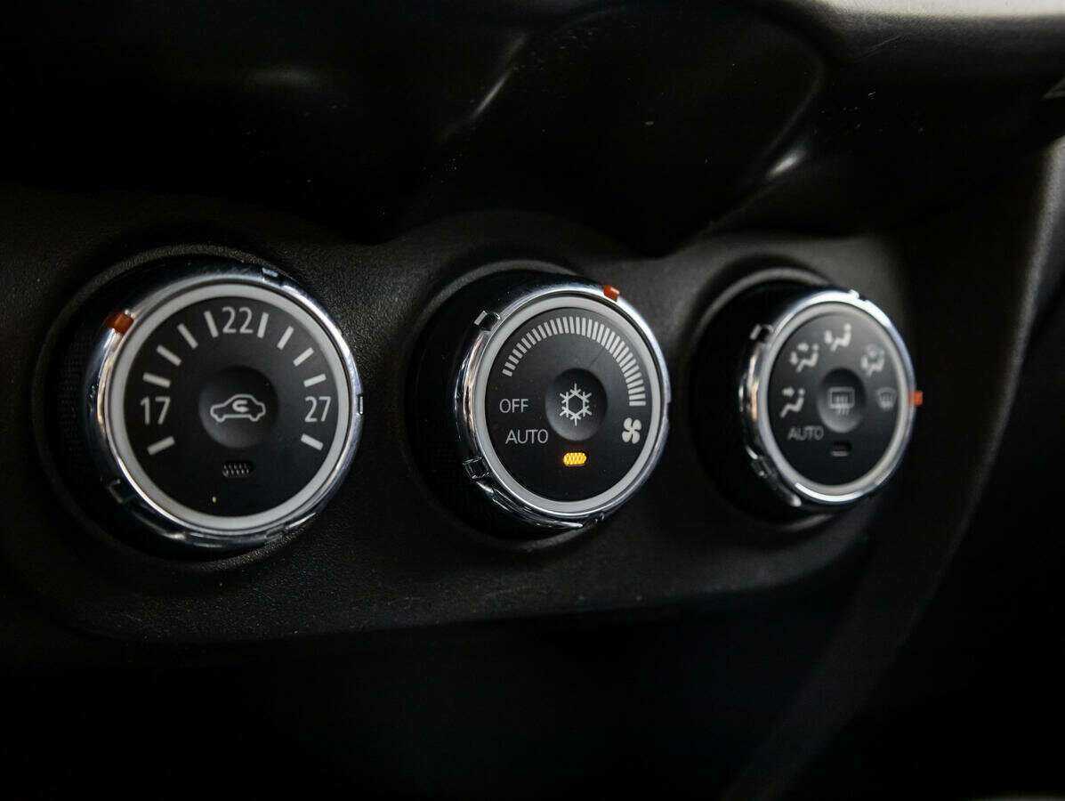 Б/У Митсубиши АС-Икс 2013 года. Фото: #15