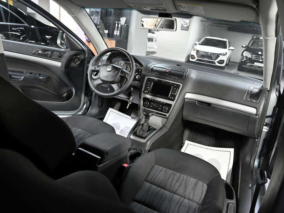 Б/У Шкода Октавия 2012 года. Фото: #6