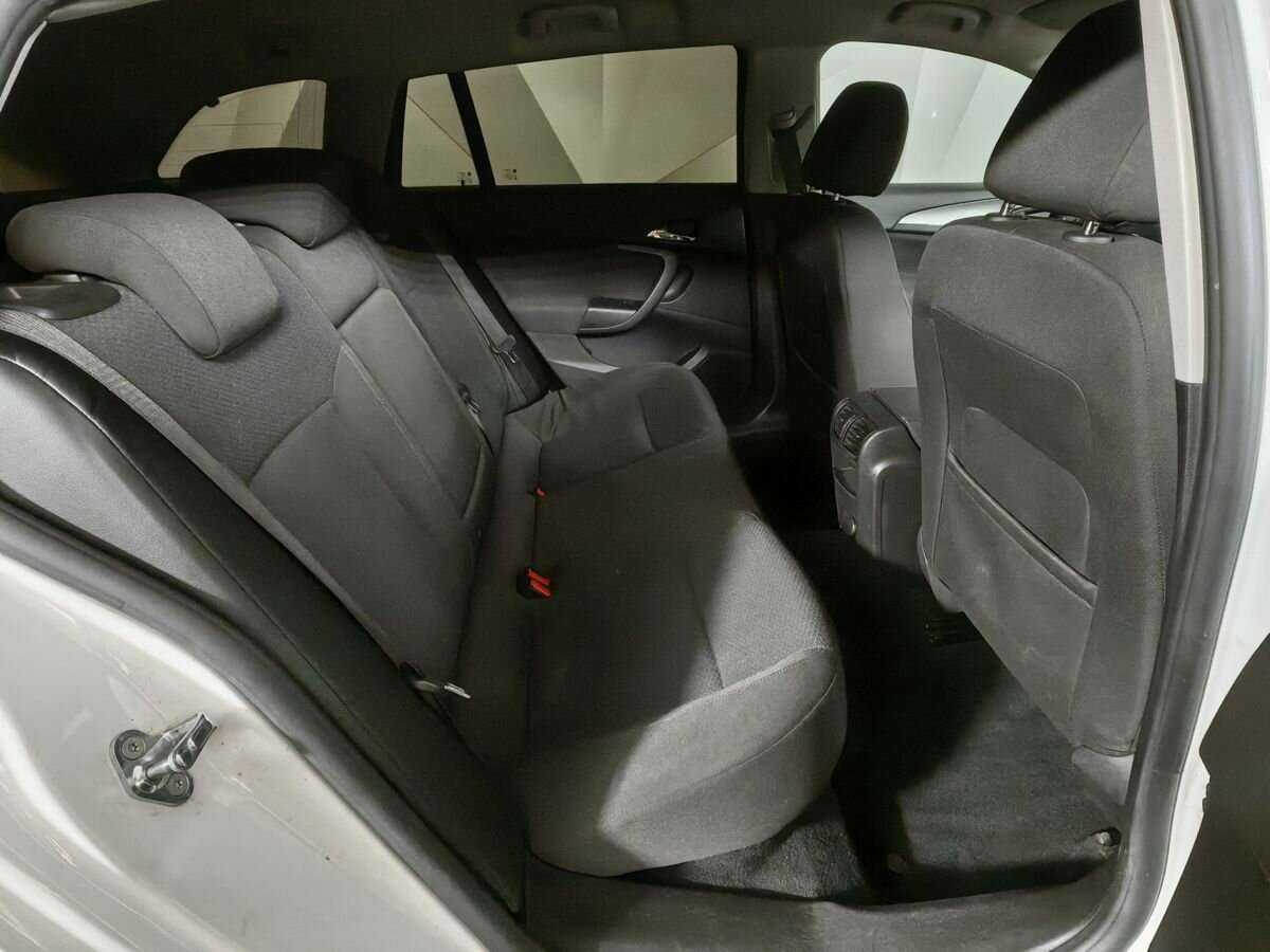 Б/У Опель Инсигния 2014 года. Фото: #11