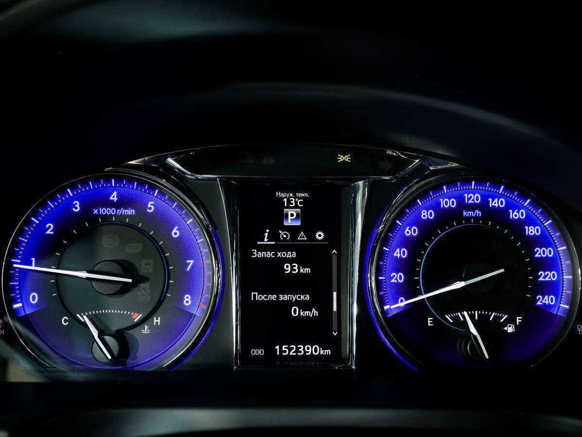 Б/У Тойота Камри 2016 года. Фото: #9