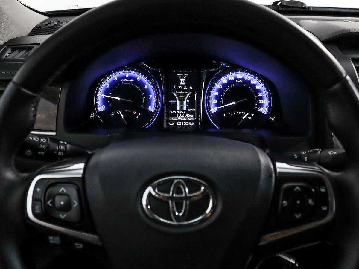 Б/У Тойота Камри 2016 года. Фото: #17