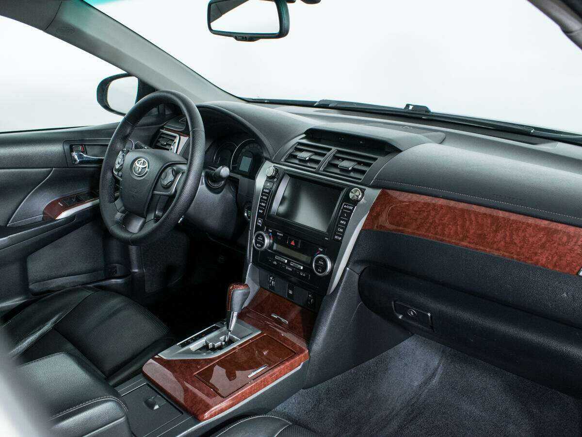 Б/У Тойота Камри 2012 года. Фото: #8