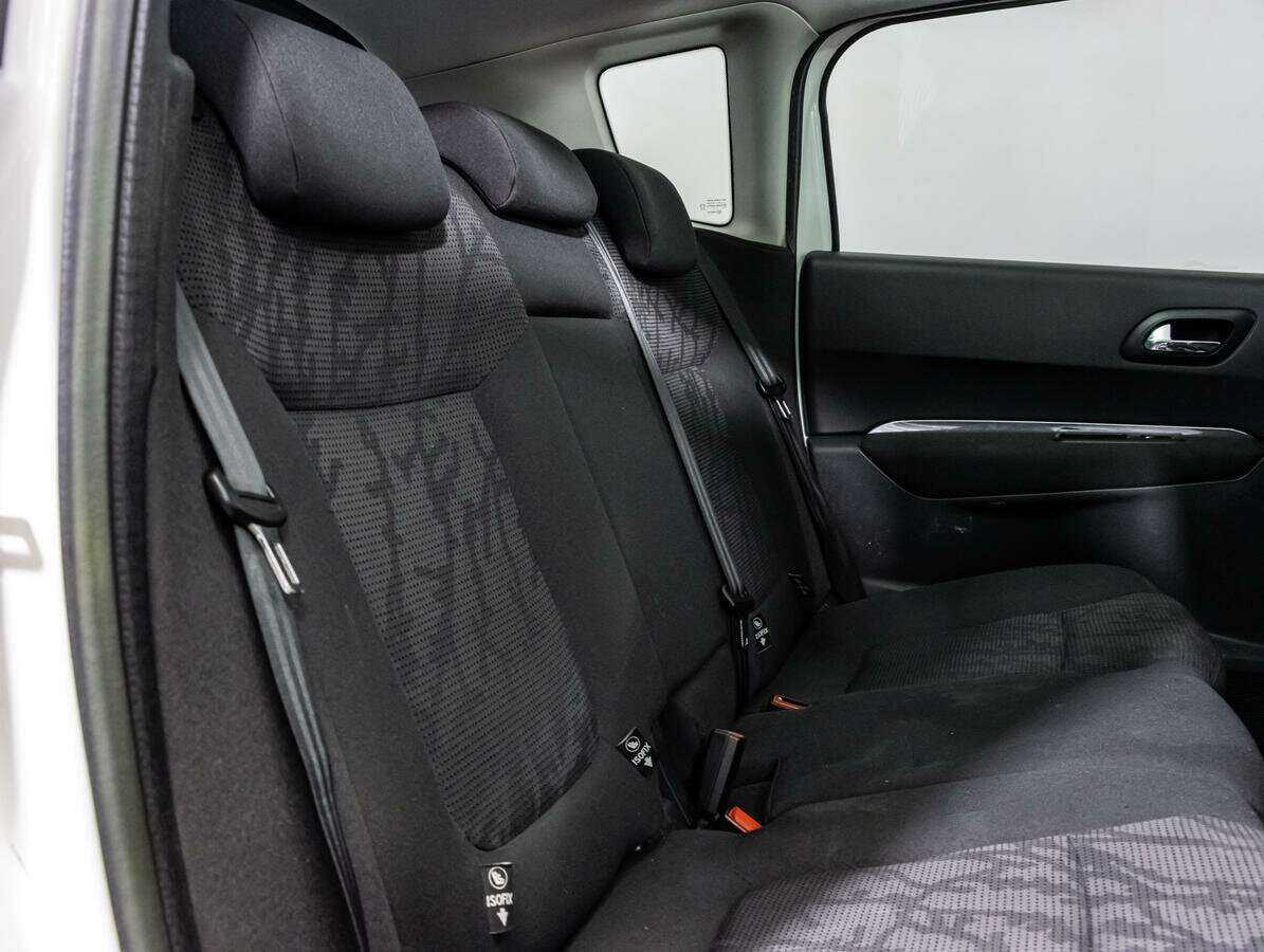 Б/У Пежо 3008 2012 года. Фото: #9