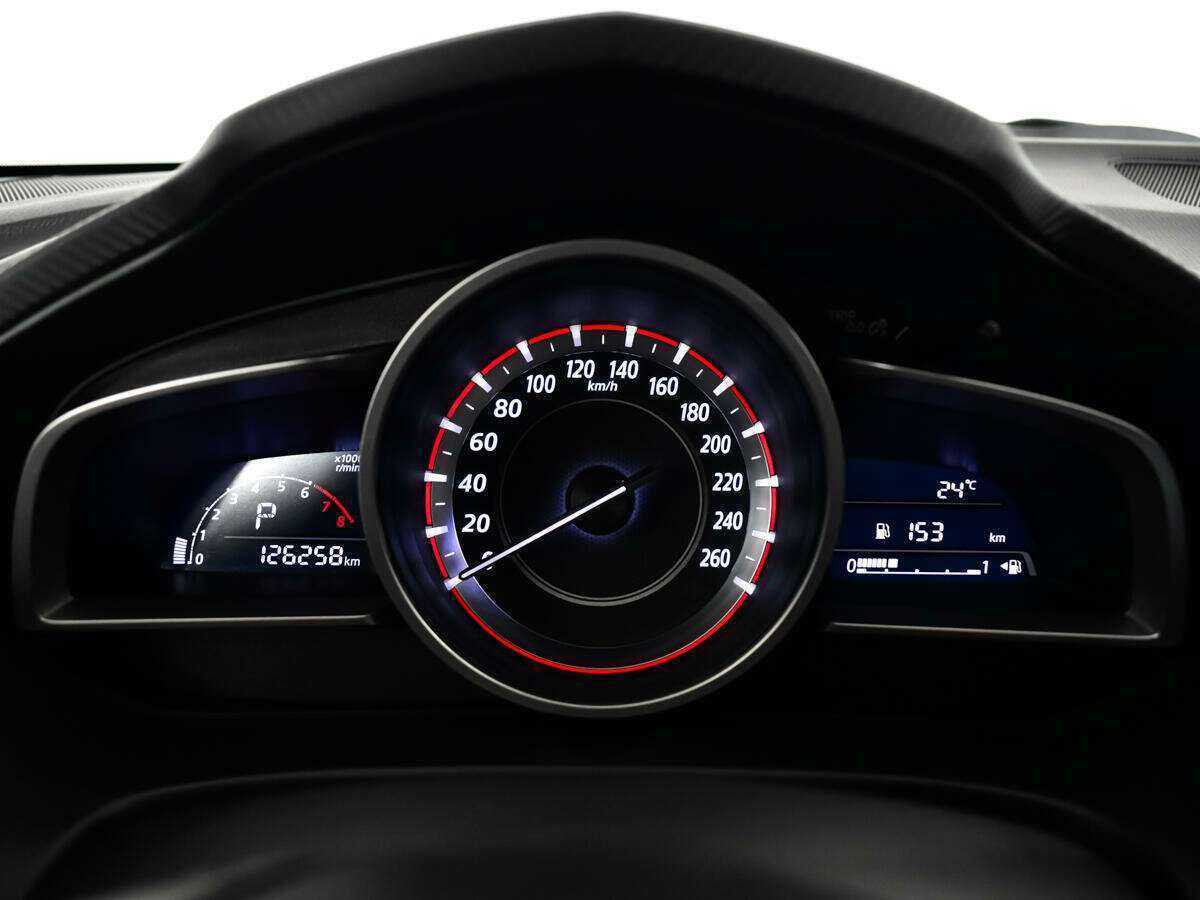 Б/У Мазда 3 2015 года. Фото: #10