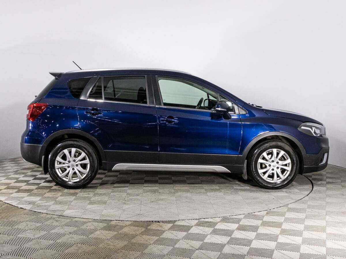 Б/У Сузуки С-Икс4 2018 года. Фото: #3