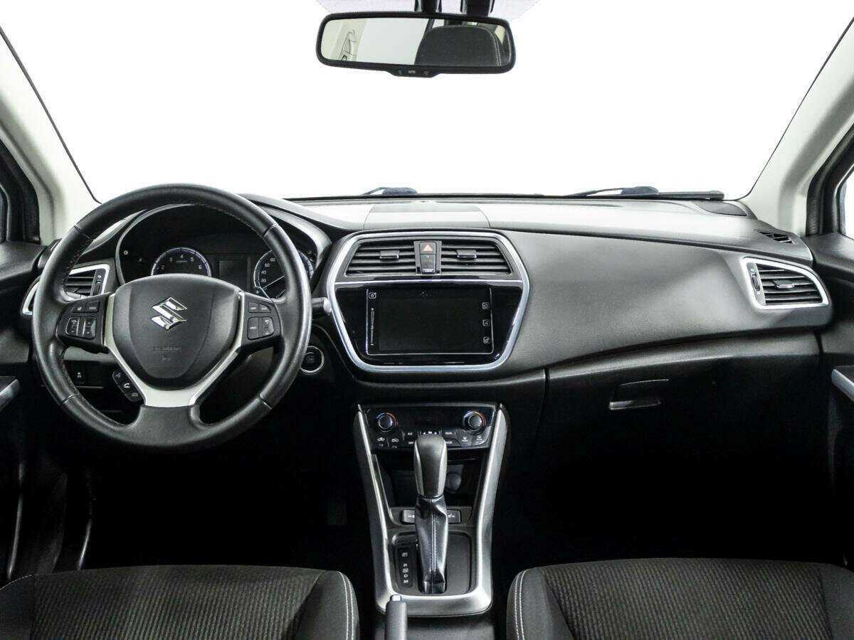 Б/У Сузуки С-Икс4 2018 года. Фото: #12