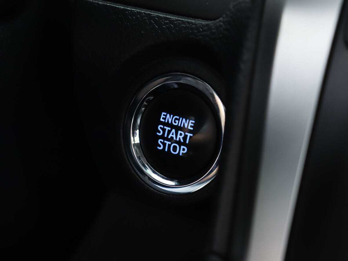 Б/У Тойота Камри 2017 года. Фото: #8