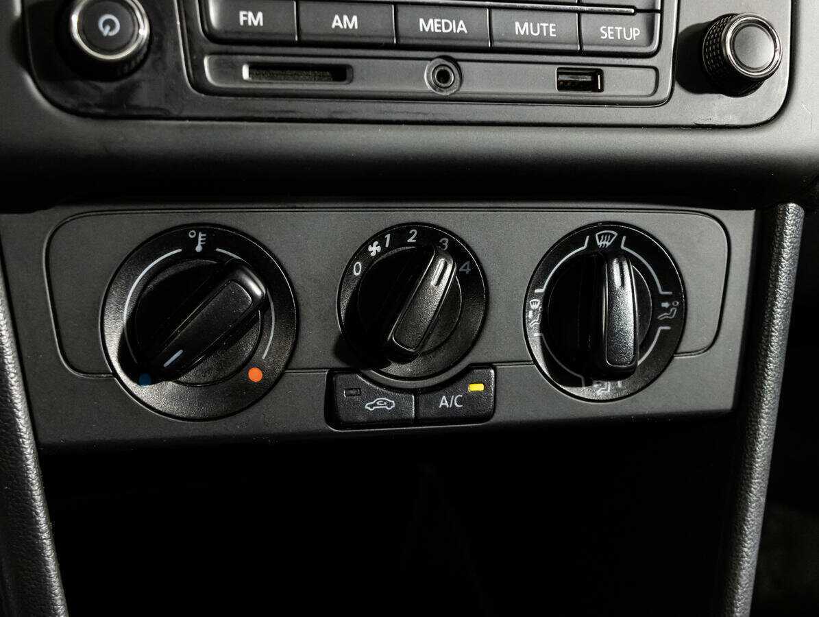 Б/У Фольксваген Поло 2020 года. Фото: #13