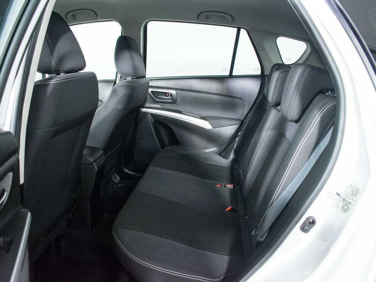 Б/У Сузуки С-Икс4 2018 года. Фото: #9