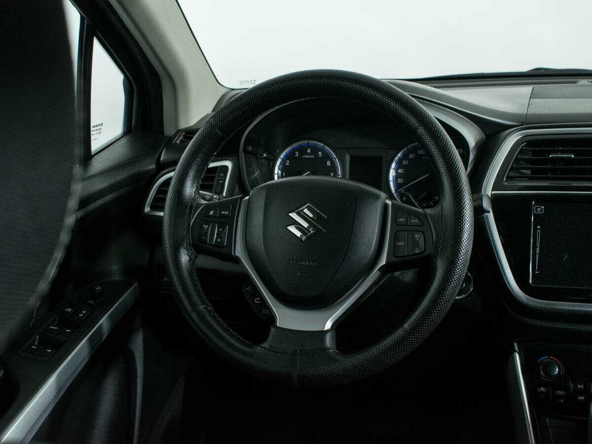 Б/У Сузуки С-Икс4 2018 года. Фото: #13