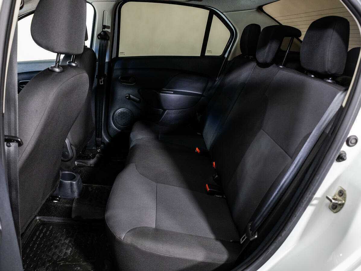 Б/У Рено Логан 2019 года. Фото: #9