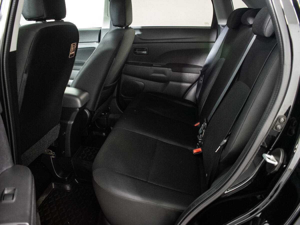 Б/У Митсубиши АС-Икс 2014 года. Фото: #9