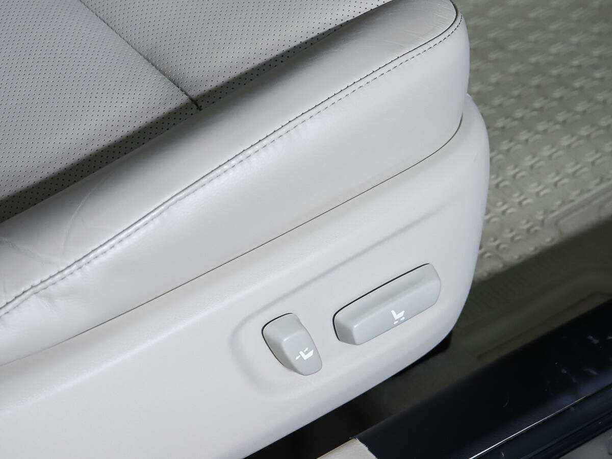 Б/У Тойота Камри 2014 года. Фото: #17