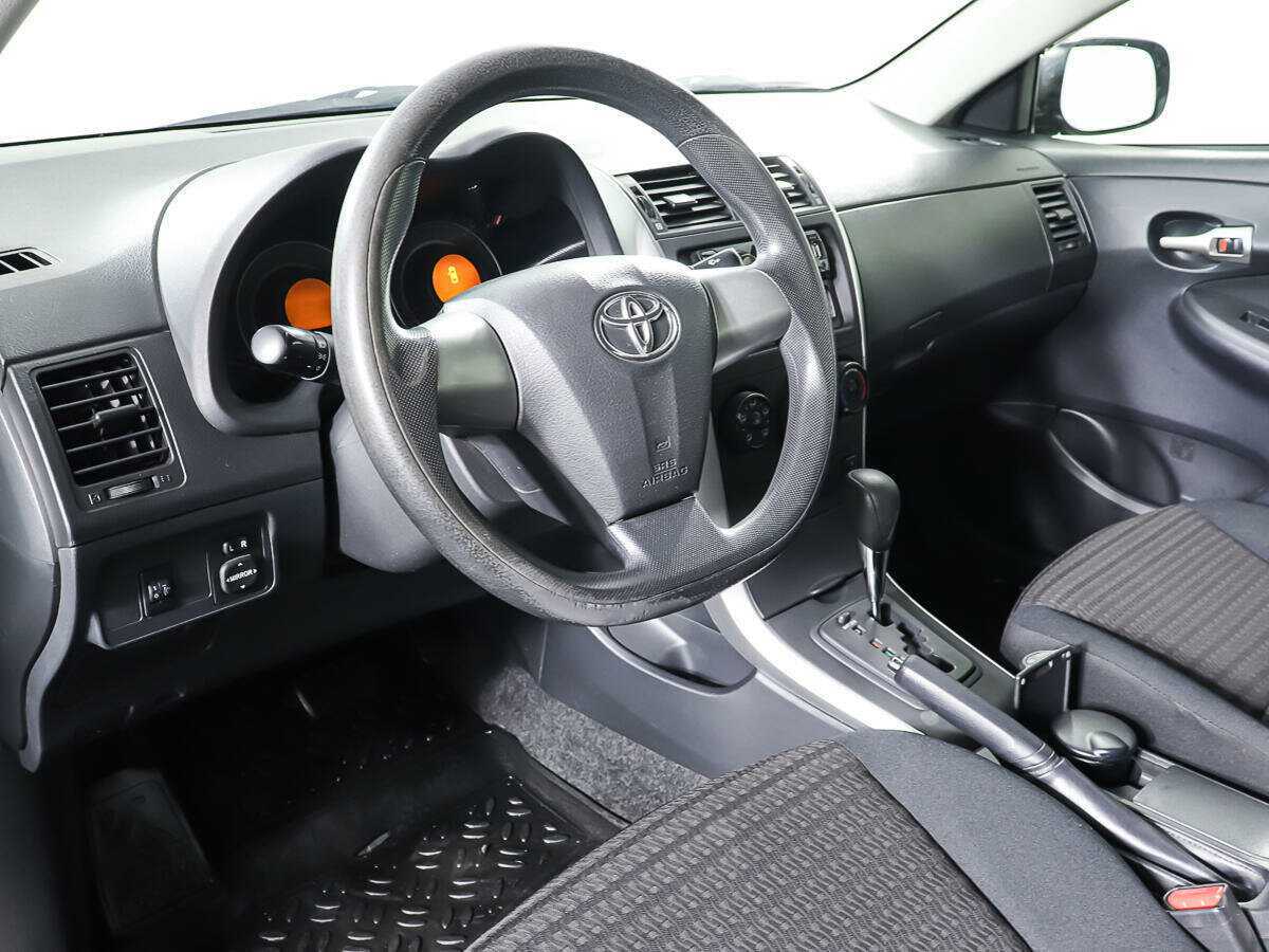 Б/У Тойота Королла 2012 года. Фото: #14