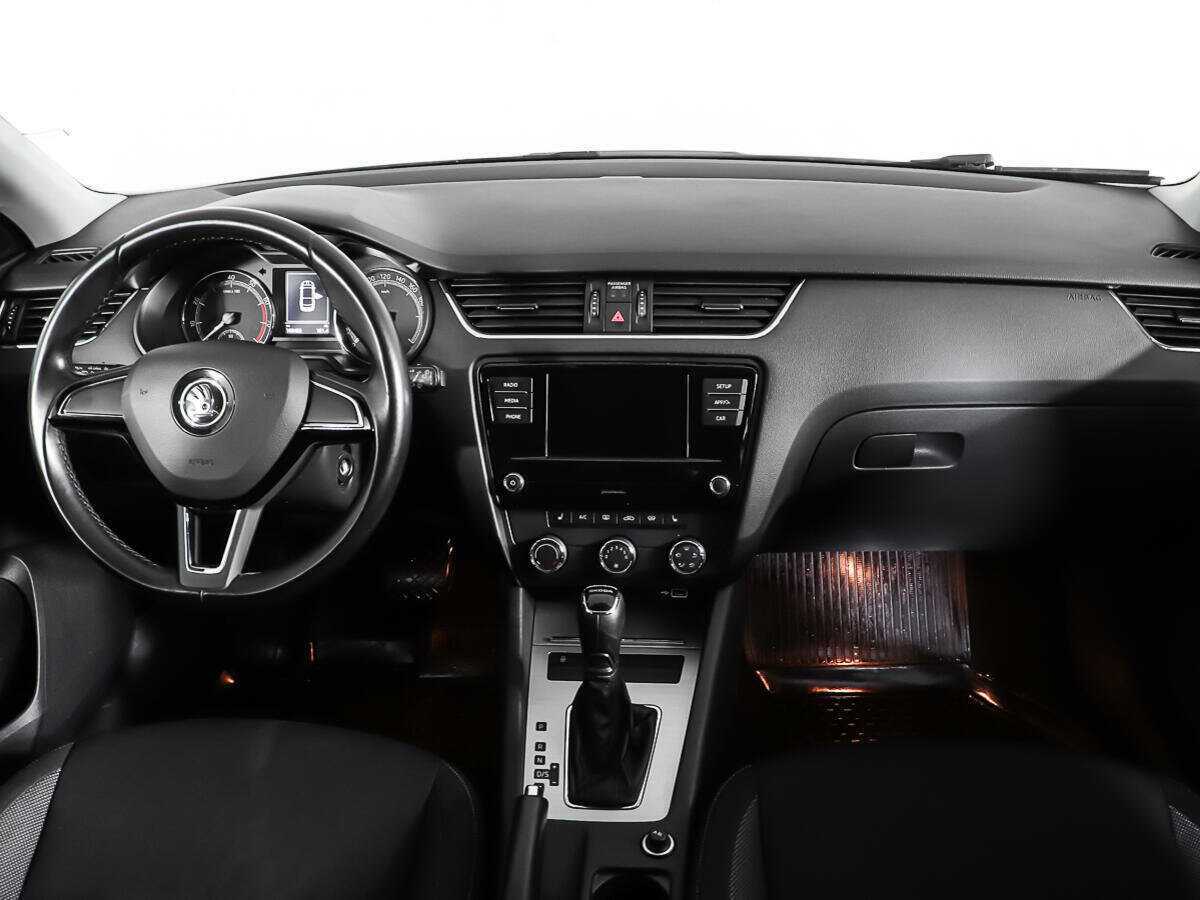 Б/У Шкода Октавия 2019 года. Фото: #10