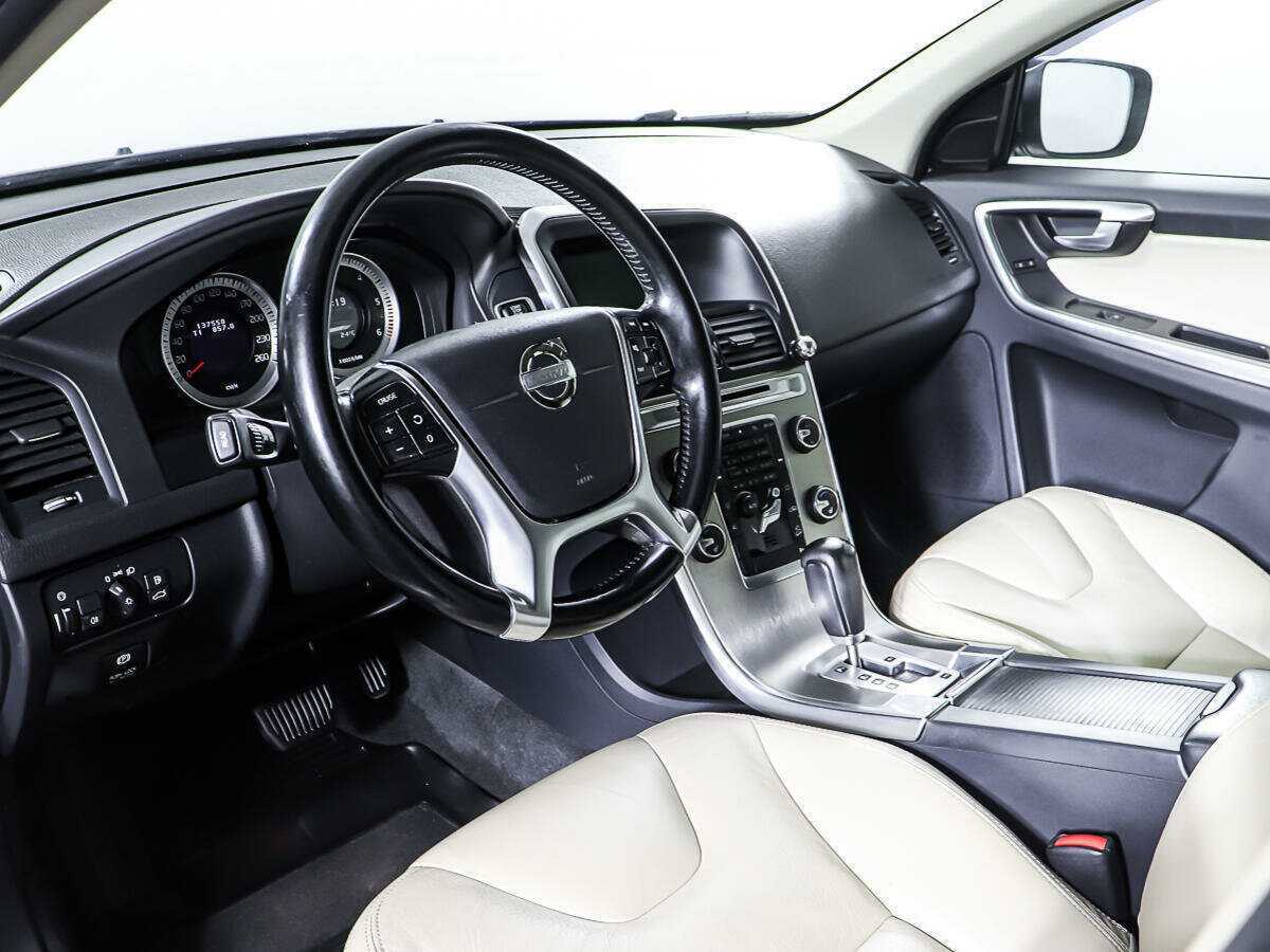 Б/У Вольво ИксЦ60 2012 года. Фото: #14