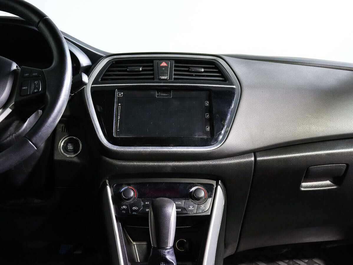 Б/У Сузуки С-Икс4 2017 года. Фото: #10