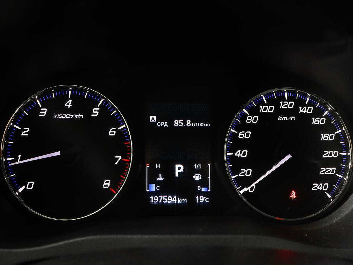 Б/У Митсубиши Оутлэндер 2018 года. Фото: #8