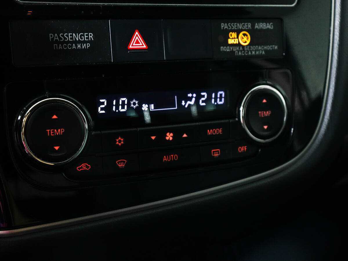 Б/У Митсубиши Оутлэндер 2018 года. Фото: #13