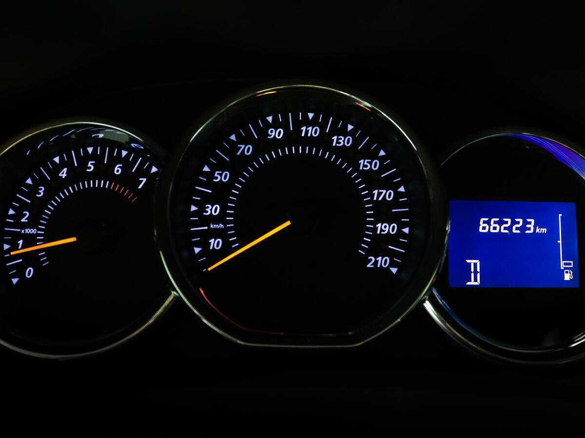 Б/У Рено Сандеро 2016 года. Фото: #10