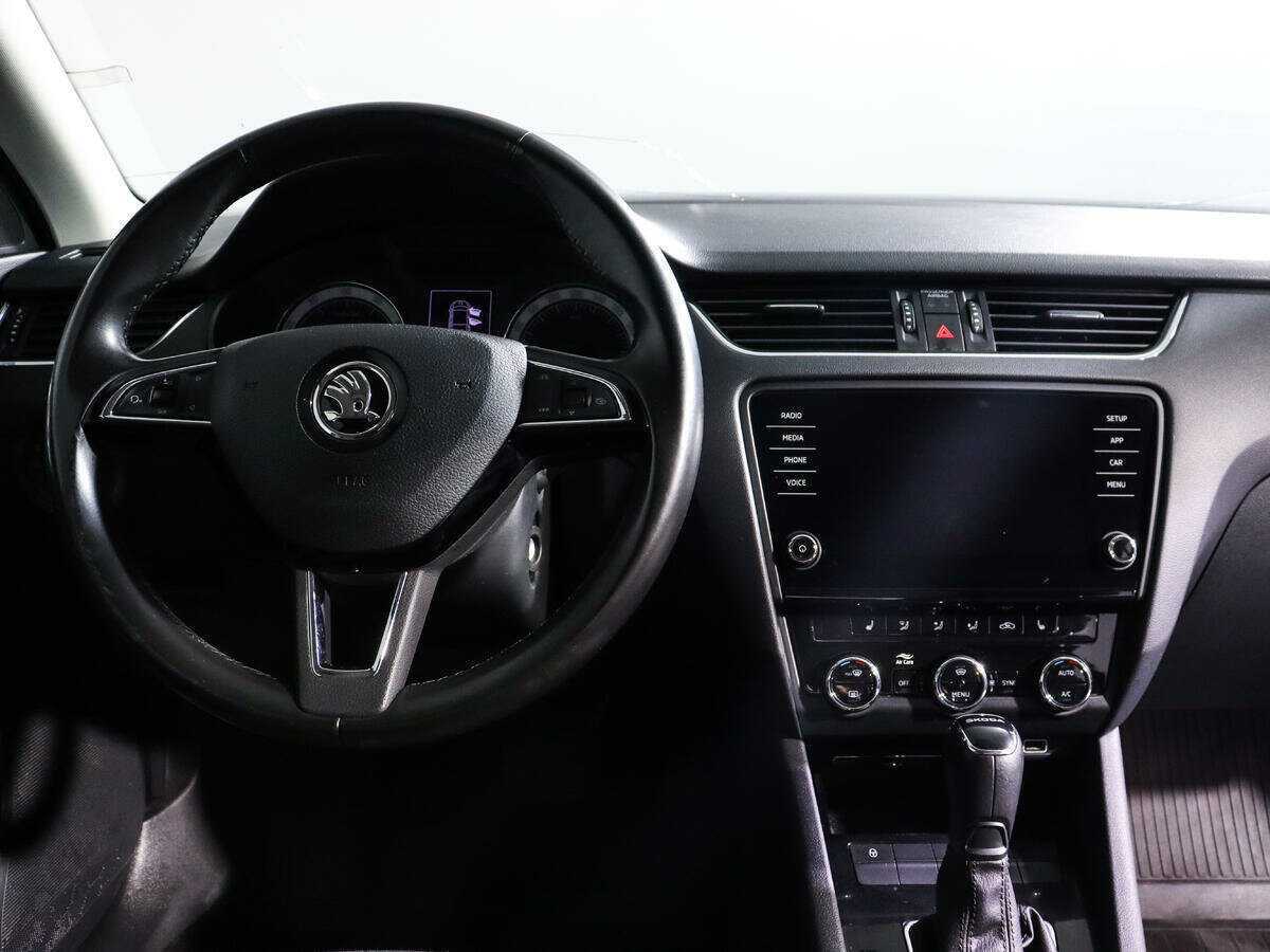 Б/У Шкода Октавия 2020 года. Фото: #11