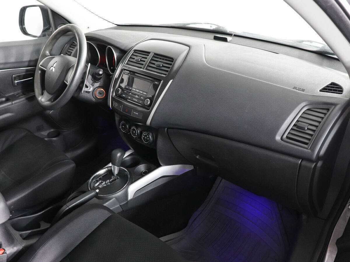 Б/У Митсубиши АС-Икс 2013 года. Фото: #9