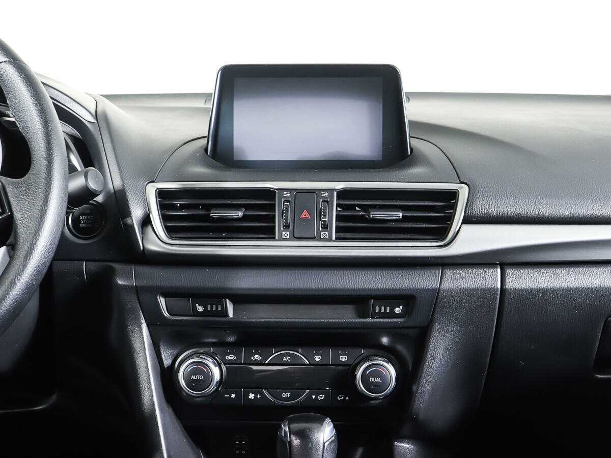 Б/У Мазда 3 2017 года. Фото: #11