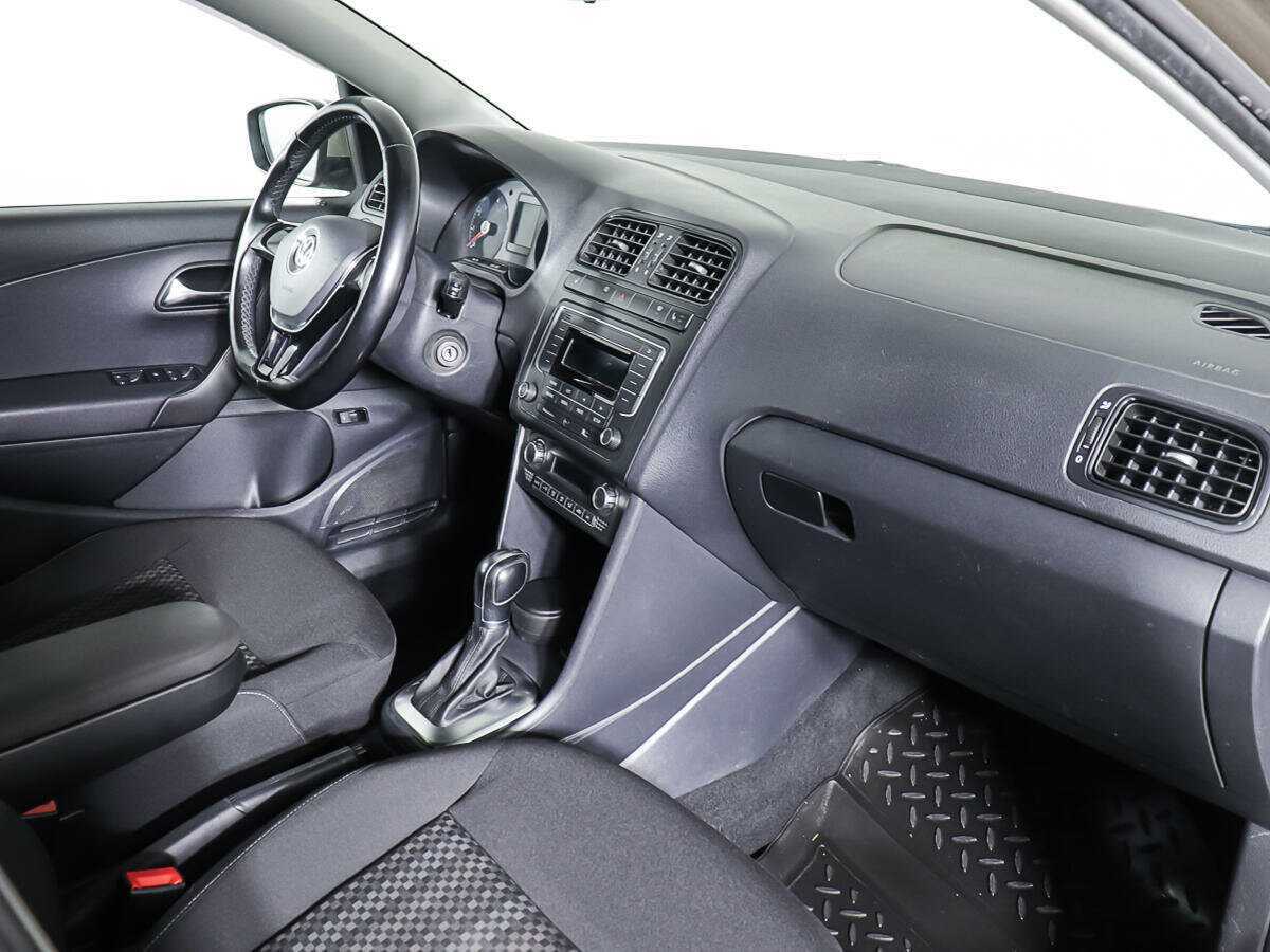 Б/У Фольксваген Поло 2017 года. Фото: #7