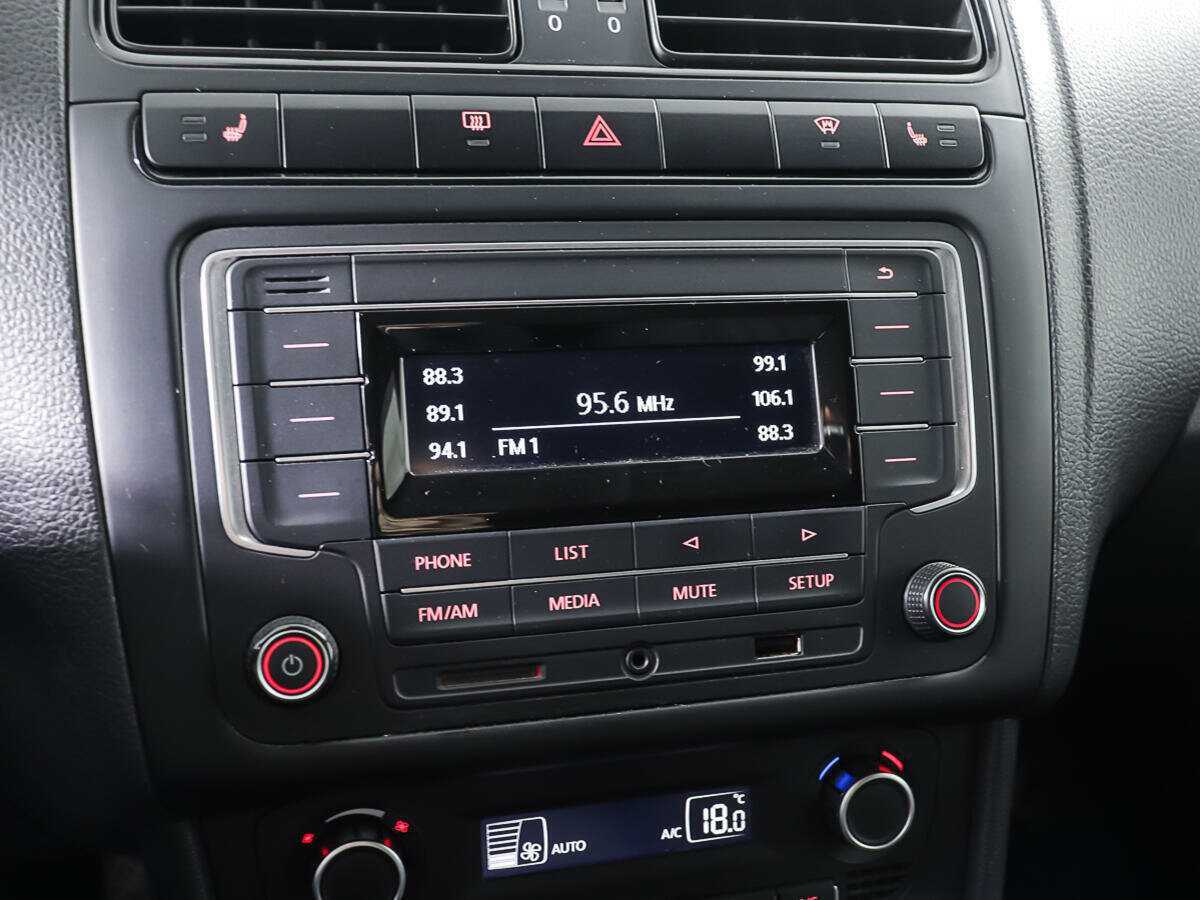 Б/У Фольксваген Поло 2017 года. Фото: #16