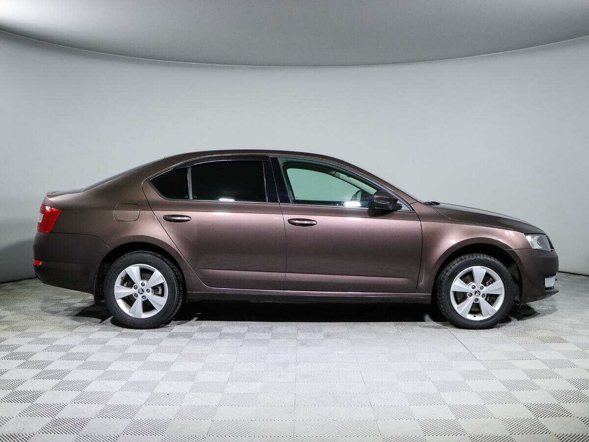 Б/У Шкода Октавия 2014 года. Фото: #3