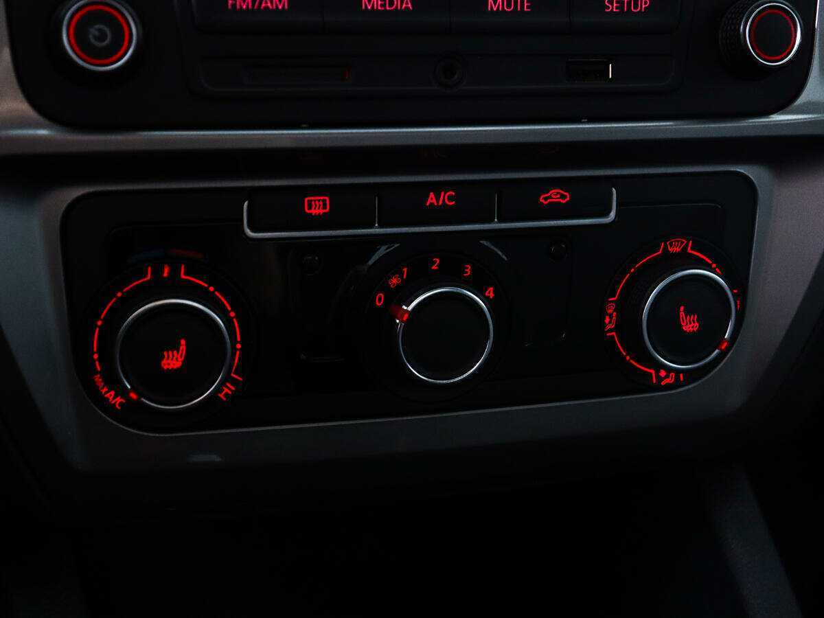 Б/У Фольксваген Джетта 2017 года. Фото: #11